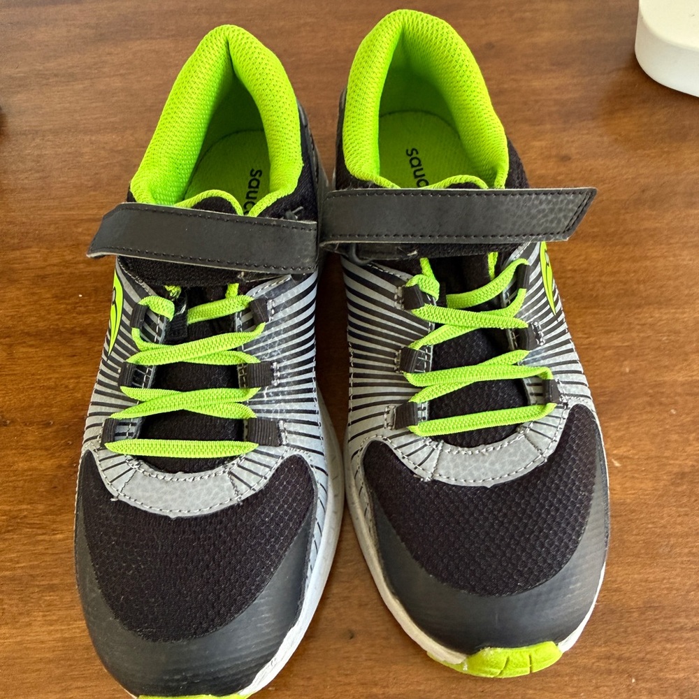 Saucony Kids Black and Lime Green Sneakers